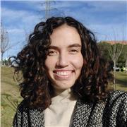 Professora de catalan, castellano, ingles, geografia y mates imparte clases a niños de primaria y secundaria